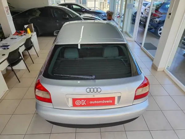 Audi A3 2002 - 5250 EUR, 330000 km - AUTO.MOTO.pt - 330000km - foto 11 de 32