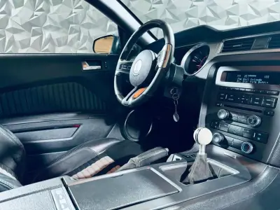 Shelby GT500 2010 - 89990 EUR, 76489 km - AUTO.MOTO.pt - 76489km - foto 41 de 47