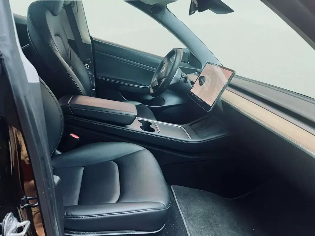 Tesla Model 3 2022 - 28500 EUR, 39200 km - AUTO.MOTO.pt - 39200km - foto 12 de 22