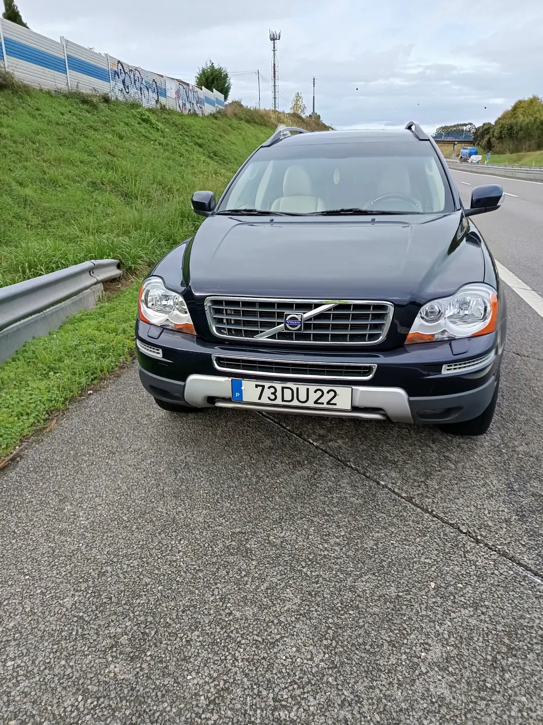 Volvo XC 90 2007 - 14000 EUR, 227500 km - AUTO.MOTO.pt - 227500km - foto 11 de 13