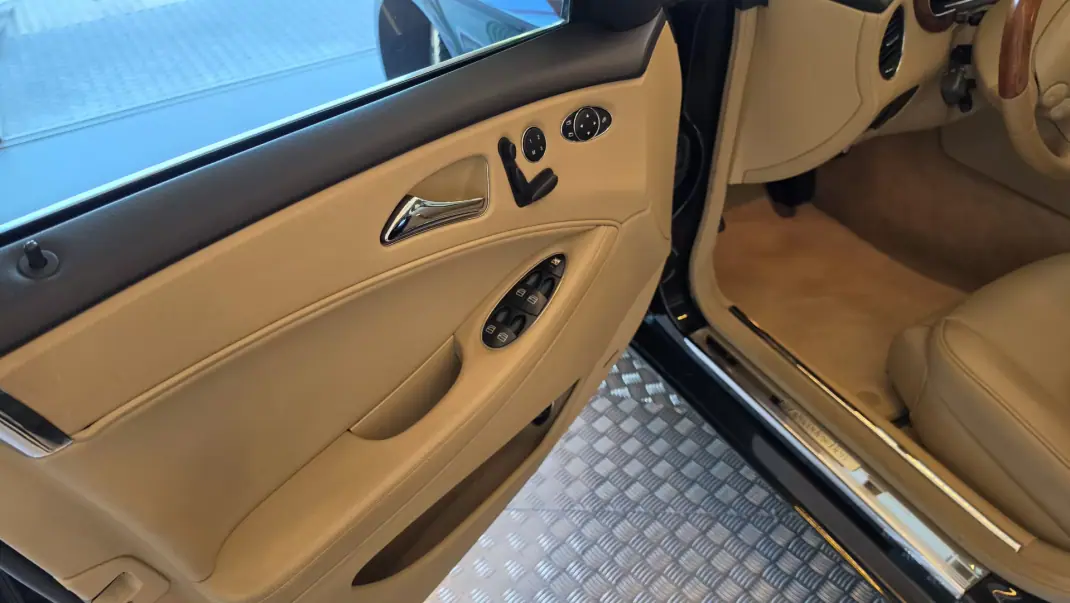 Mercedes-Benz CLS 320 2008 - 12900 EUR, 314479 km - 314479km - foto 37 de 60
