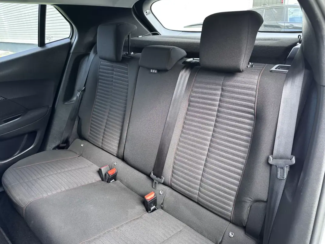 Peugeot 2008 2020 - 14900 EUR, 129000 km - AUTO.MOTO.pt - 129000km - foto 26 de 56