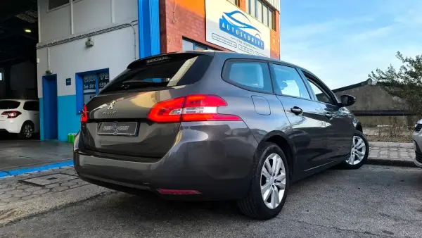Peugeot 308 SW 2018 - 9900 EUR, 175000 km - AUTO.MOTO.pt - 175000km - foto 16 de 16