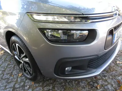 Citroën C4 Picasso 2017 - 12990 EUR, 175000 km - AUTO.MOTO.pt - 175000km - foto 37 de 44