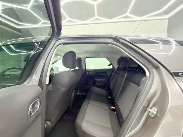Citroën C4 Cactus 2019 - 10999 EUR, 114000 km - AUTO.MOTO.pt - 114000km - foto 9 de 21