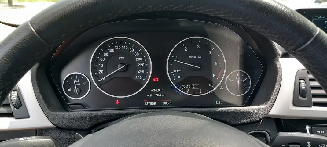 BMW 320 2017 - 16990 EUR, 138000 km - 138000km - foto 5 de 15