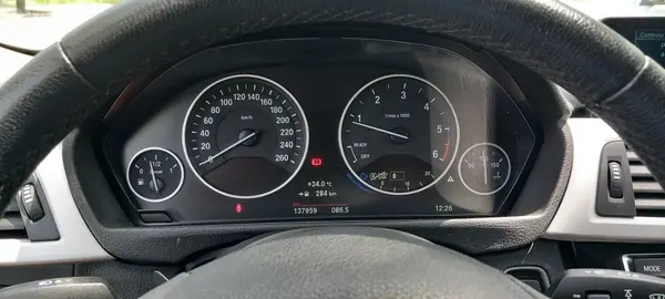 BMW 320 2017 - 16990 EUR, 138000 km - 138000km - foto 5 de 15