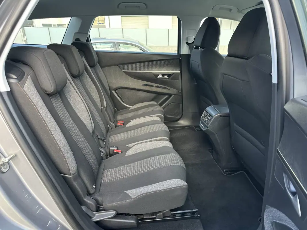 Peugeot 5008 2017 - 14900 EUR, 200000 km - 200000km - foto 33 de 63