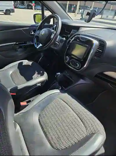 Renault Captur 2016 - 12400 EUR, 79200 km - 79200km - foto 11 de 12