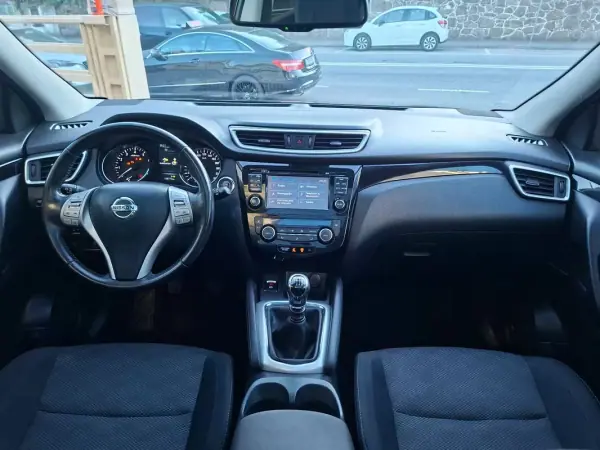 Nissan Qashqai 2015 - 12900 EUR, 138773 km - AUTO.MOTO.pt - 138773km - foto 31 de 39