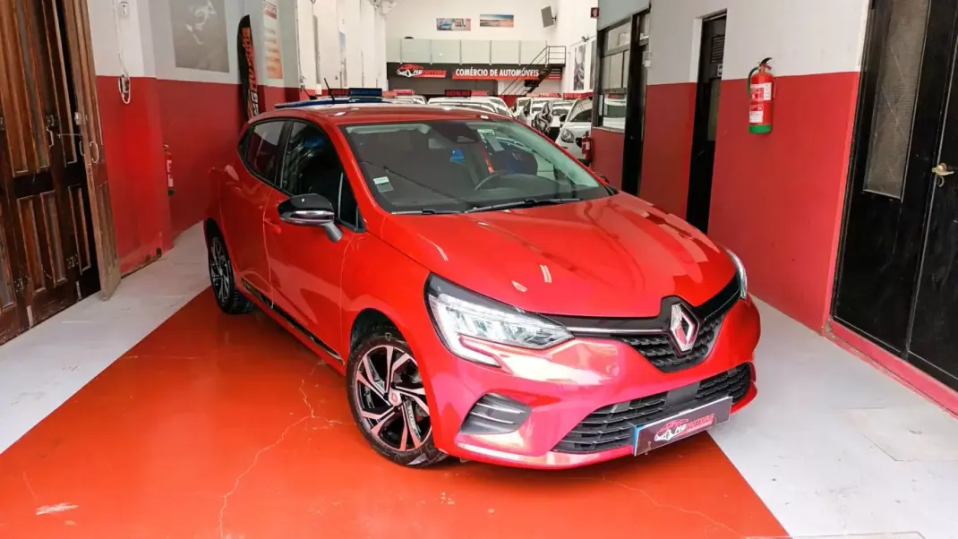 Renault Clio 2021 - 14890 EUR, 67292 km - AUTO.MOTO.pt - 67292km - foto 1 de 67
