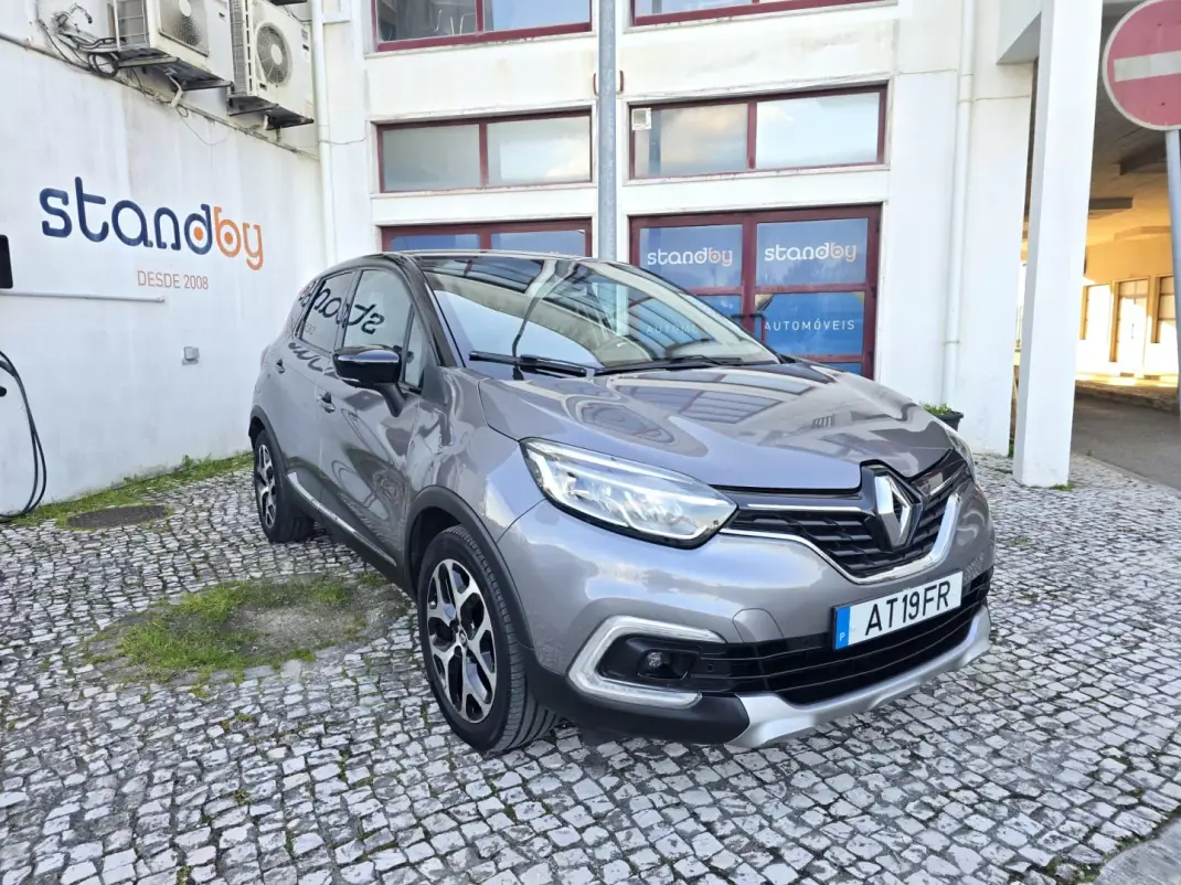 Renault Captur 2018 - 13450 EUR, 168000 km - AUTO.MOTO.pt - 168000km - foto 1 de 16