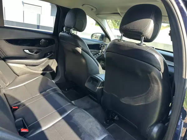 Mercedes-Benz C 180 2017 - 15900 EUR, 249000 km - AUTO.MOTO.pt - 249000km - foto 52 de 58