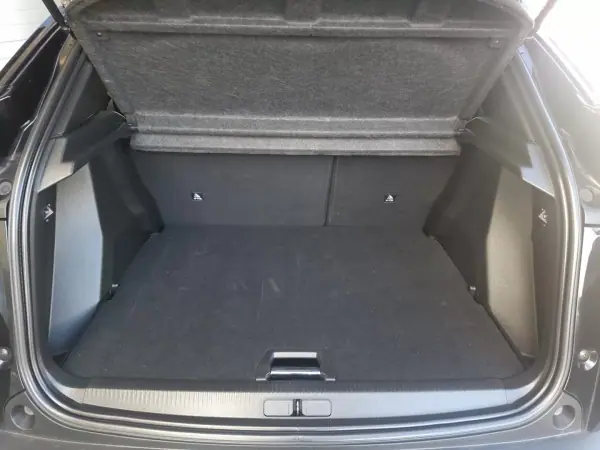 Peugeot 2008 2023 - 17490 EUR, 52424 km - 52424km - foto 19 de 19