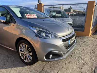 Peugeot 208 2019 - 10450 EUR, 73052 km - AUTO.MOTO.pt - 73052km - foto 7 de 12