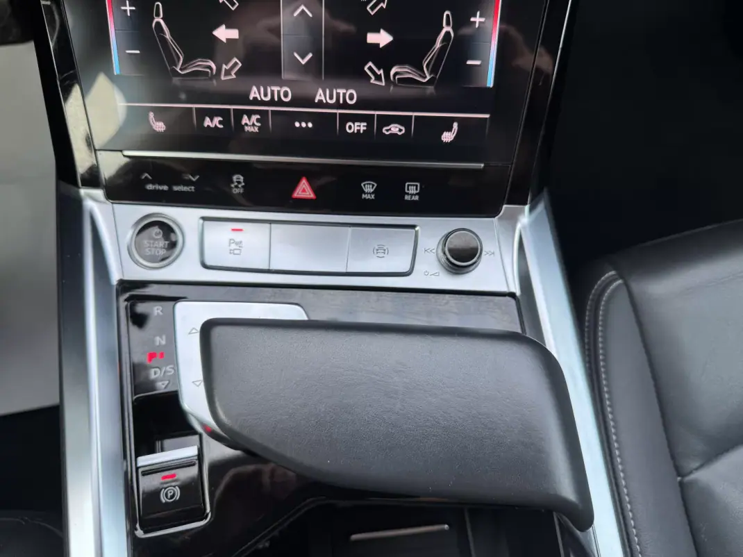 Audi e-tron Sportback 2020 - 28900 EUR, 102000 km - AUTO.MOTO.pt - 102000km - foto 45 de 54