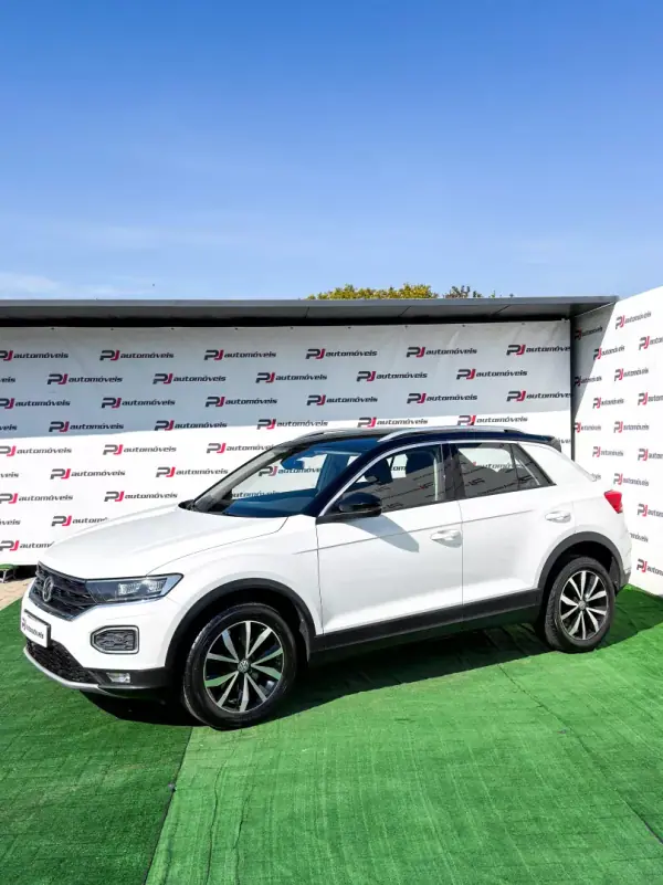 Volkswagen T-Roc 2018 — photo 2 of 23