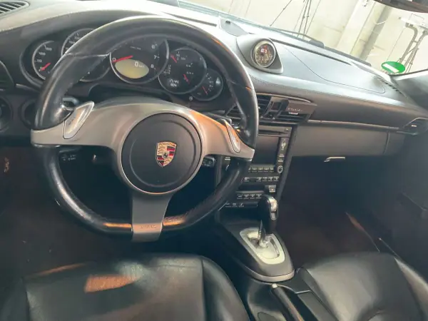 Porsche 911 2009 - 69950 EUR, 76275 km - AUTO.MOTO.pt - 76275km - foto 13 de 17