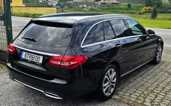 Mercedes-Benz C 180 D Avantgarde 2016 Diesel — 250 000 km Mercedes-Benz C 180 D Avantgarde 2016 Diesel