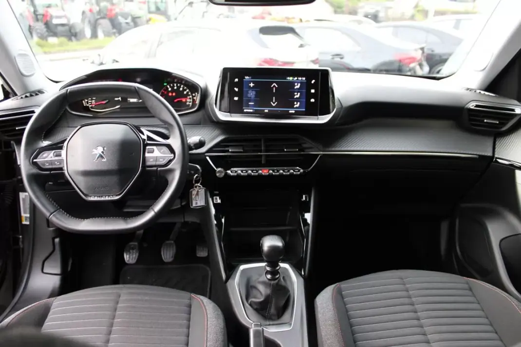 Peugeot 2008 2021 - 18700 EUR, 48176 km - AUTO.MOTO.pt - 48176km - foto 7 de 32