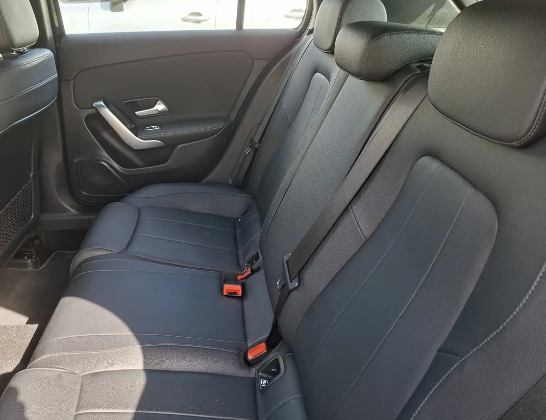 Mercedes-Benz A 180 2020 - 22950 EUR, 96000 km - AUTO.MOTO.pt - 96000km - foto 9 de 15