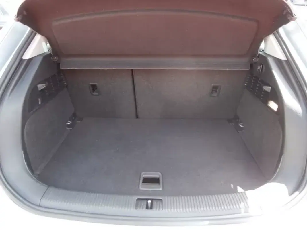 Audi A1 2016 - 12500 EUR, 191278 km - AUTO.MOTO.pt - 191278km - foto 23 de 31