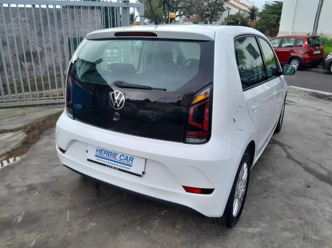 Volkswagen Up! 2024 - 15900 EUR, 43000 km - AUTO.MOTO.pt - 43000km - foto 5 de 11