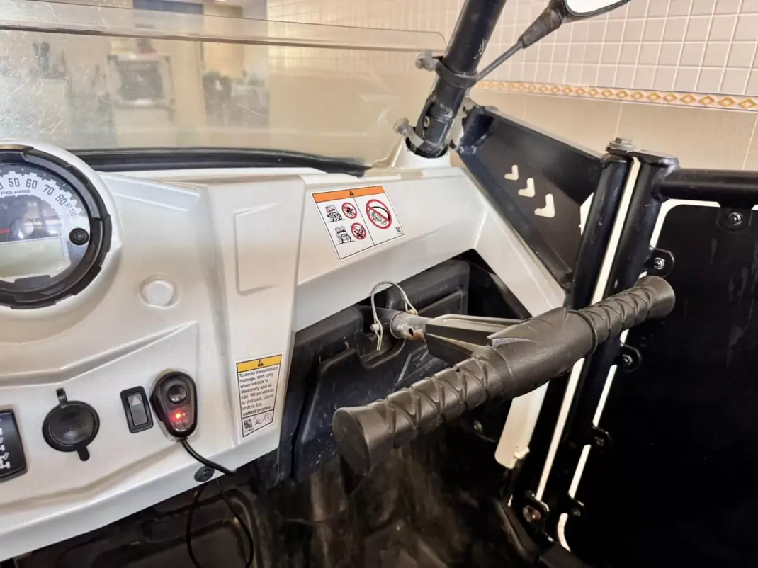 Polaris RZR 2011 - 8950 EUR, 7000 km - 7000km - foto 22 de 31
