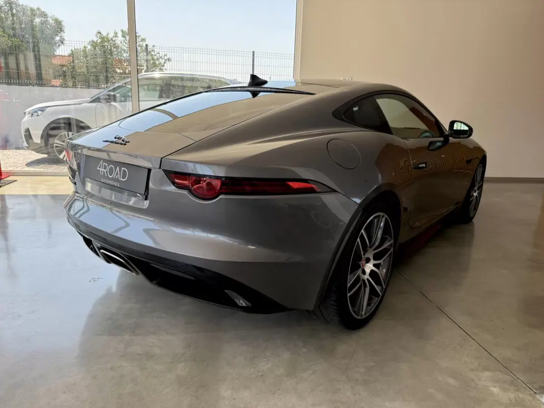 Jaguar F-Type 2018 - 46000 EUR, 64300 km - AUTO.MOTO.pt - 64300km - foto 81 de 135