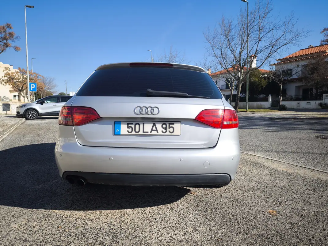 Audi A4 Avant 2010 - 10000 EUR, 232000 km - AUTO.MOTO.pt - 232000km - foto 7 de 10