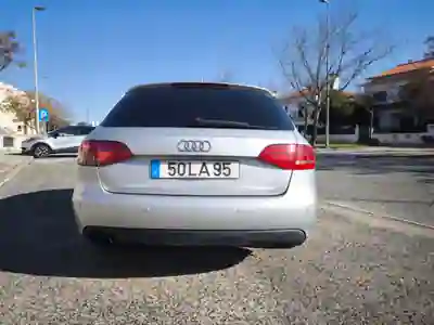 Audi A4 Avant 2010 - 10000 EUR, 232000 km - AUTO.MOTO.pt - 232000km - foto 7 de 10