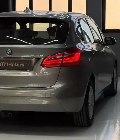 BMW 216 Active Tourer 2015 - 12750 EUR, 196513 km - AUTO.MOTO.pt - 196513km - foto 16 de 25