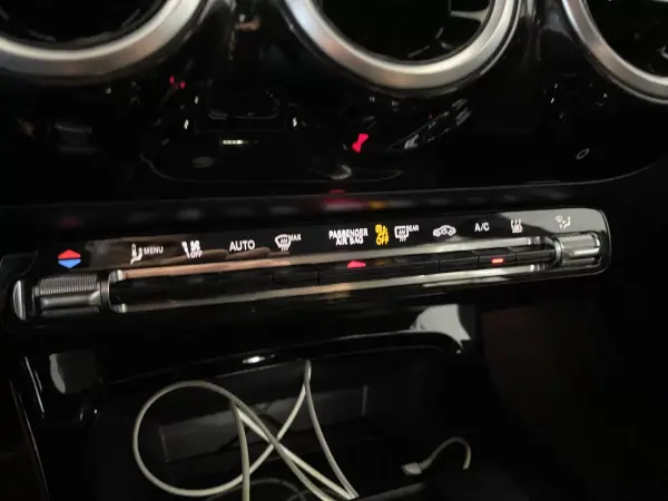 Mercedes-Benz CLA 250 2022 - 26900 EUR, 87000 km - AUTO.MOTO.pt - 87000km - foto 37 de 42