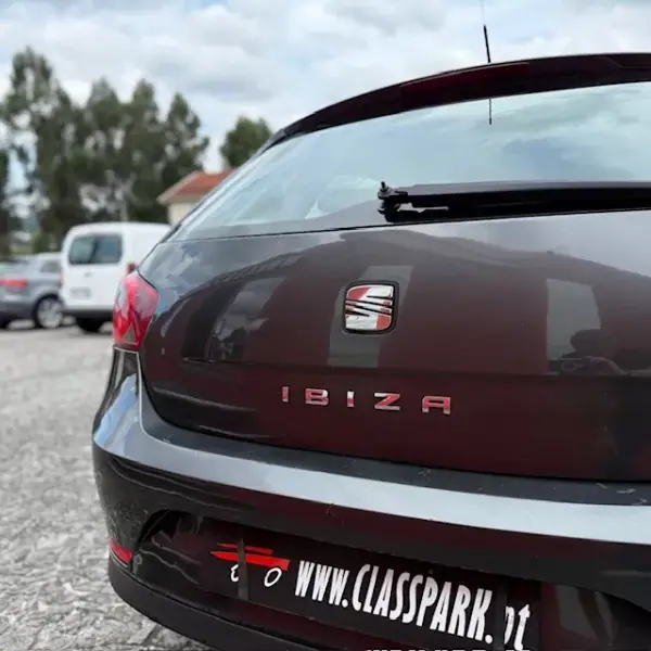 SEAT Ibiza 2011 - 5500 EUR, 210000 km - AUTO.MOTO.pt - 210000km - foto 4 de 20