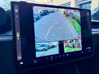 Tesla Model X 2023 - 81890 EUR, 49000 km - AUTO.MOTO.pt - 49000km - foto 32 de 47