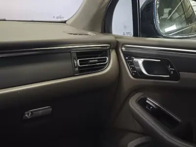 Porsche Macan 2019 - 57490 EUR, 133391 km - AUTO.MOTO.pt - 133391km - foto 28 de 36