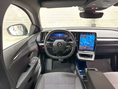 Renault Mégane E-Tech 2023 - 26950 EUR, 41550 km - AUTO.MOTO.pt - 41550km - foto 42 de 50