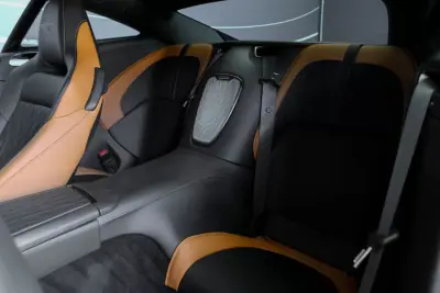 Aston Martin DB12 Coupé 2024 - 300000 EUR, 7650 km - AUTO.MOTO.pt - 7650km - foto 20 de 22