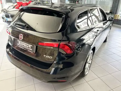 Fiat Tipo Station Wagon 2017 - 10900 EUR, 89825 km - AUTO.MOTO.pt - 89825km - foto 3 de 23