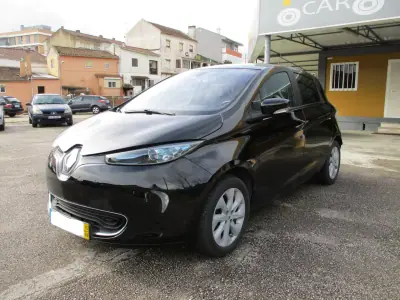 Renault Zoe 2015 - 7900 EUR, 129000 km - AUTO.MOTO.pt - 129000km - foto 3 de 12