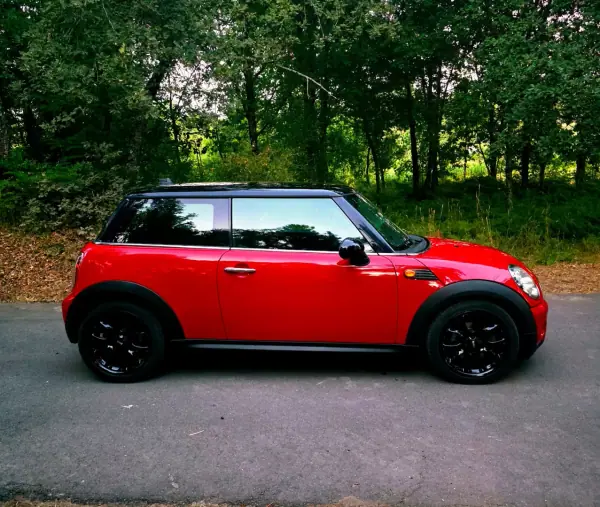 MINI 3 Portas 2010 - 8990 EUR, 186000 km - AUTO.MOTO.pt - 186000km - foto 7 de 26