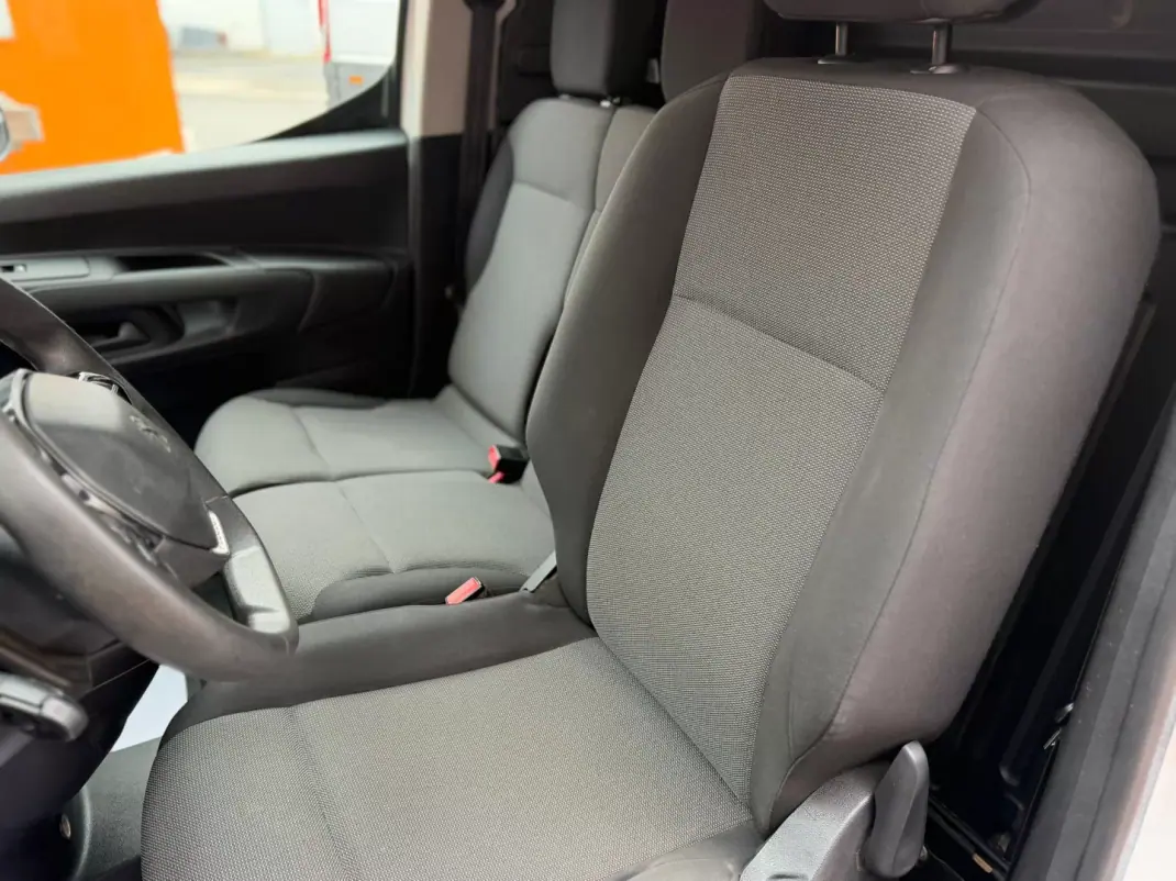 Peugeot PARTNER 1.6 BLUEHDI 100 CVM5 STANDARD ASPHALT 3 LUGARES 2020 - 12900 EUR, 151831 km - AUTO.MOTO.pt - 151831km - foto 5 de 15
