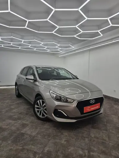 Hyundai i30 2019 - 14900 EUR, 43264 km - AUTO.MOTO.pt - 43264km - foto 17 de 33
