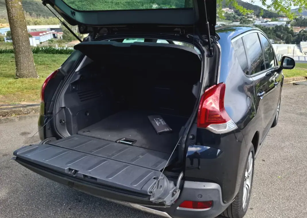 Peugeot 3008 2015 - 11950 EUR, 215000 km - AUTO.MOTO.pt - 215000km - foto 11 de 11