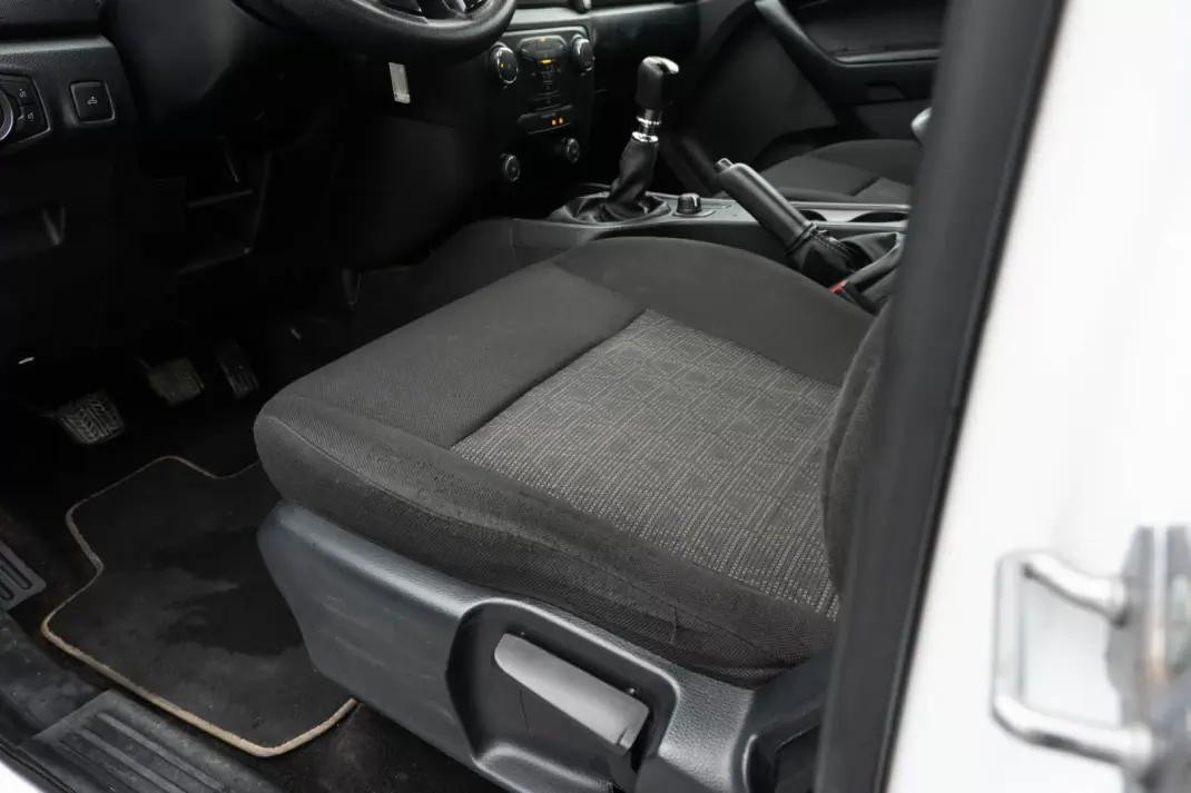 Ford Ranger 2023 - 29999 EUR, 48000 km - AUTO.MOTO.pt - 48000km - foto 13 de 25