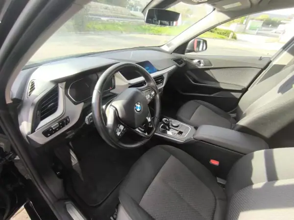 BMW 116 2021 - 21900 EUR, 135000 km - AUTO.MOTO.pt - 135000km - foto 5 de 8