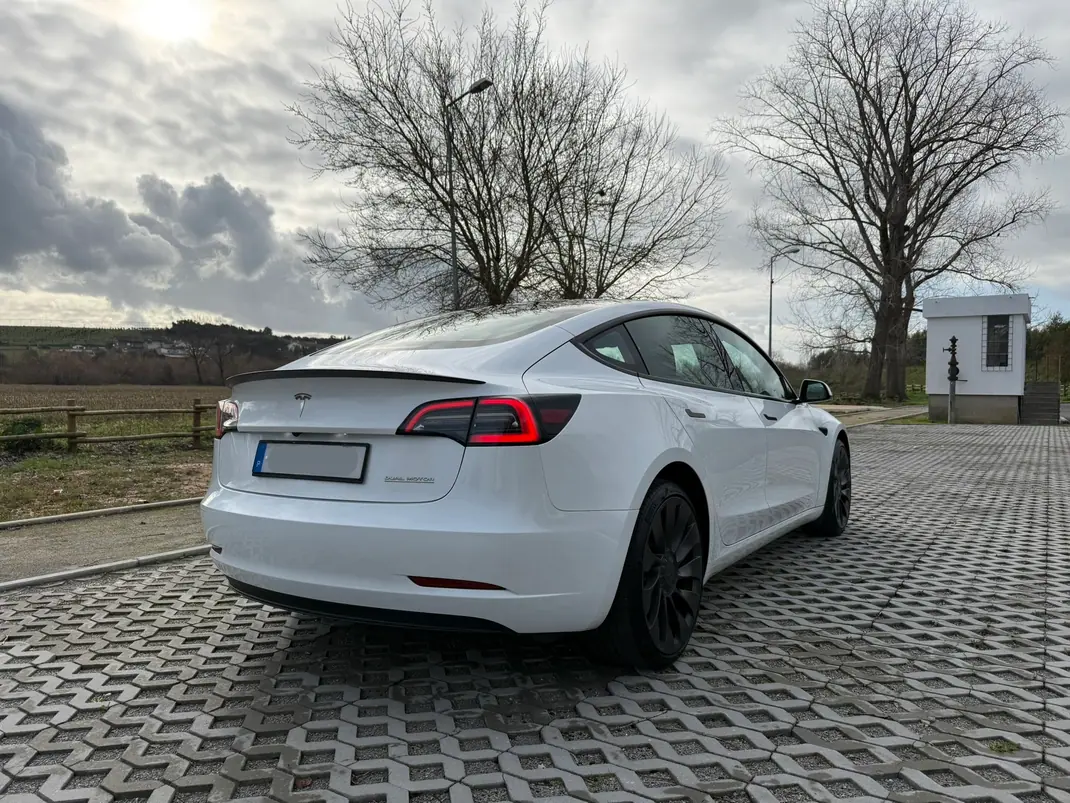 Tesla Model 3 2022 - 33500 EUR, 70000 km - AUTO.MOTO.pt - 70000km - foto 6 de 30