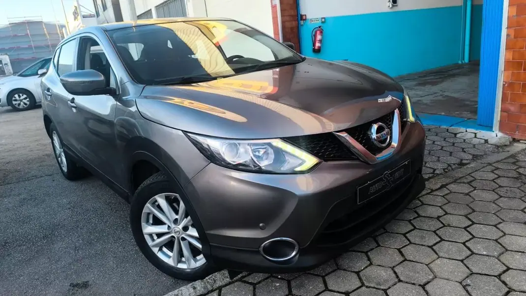 Nissan Qashqai 2015 - 13500 EUR, 165000 km - AUTO.MOTO.pt - 165000km - foto 13 de 16