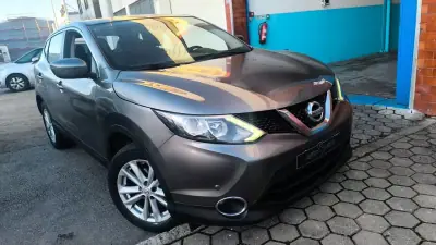 Nissan Qashqai 2015 - 13500 EUR, 165000 km - AUTO.MOTO.pt - 165000km - foto 13 de 16
