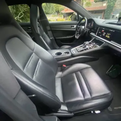 Porsche Panamera Sport Turismo 2019 - 69990 EUR, 210000 km - AUTO.MOTO.pt - 210000km - foto 14 de 50